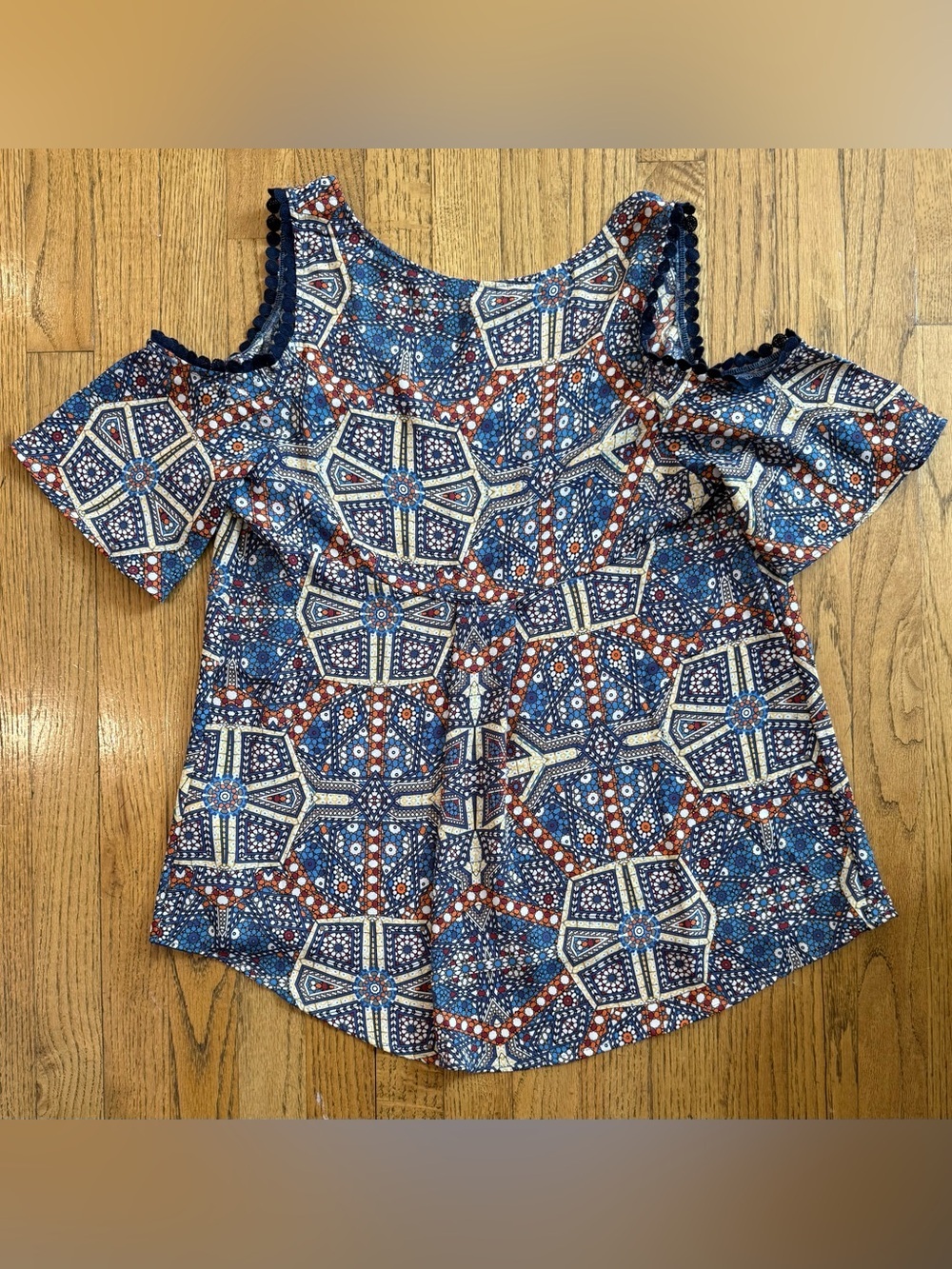 W5 Blue Boho Cold Shoulder Flutter Sleeve Blouse Women’s Medium - Picture 4 of 4